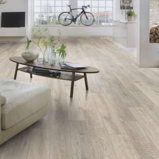 LAMINAT  8mm/Kl.32 SUPER NATURAL CLASSIC V FUGA 5543x HRAST COLORADO p=2,2204 m2 
