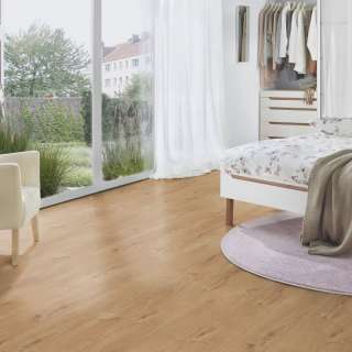 LAMINAT  8mm/Kl.32 SUPER NATURAL CLASSIC PURE+ 5985 HRAST SHERWOOD p=2,260 m2 