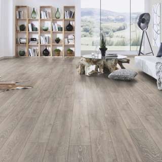 LAMINAT  8mm/Kl.32 SUPER NATURAL CLASSIC PURE+ 5542 HRAST SIVI p=2,260 m2 