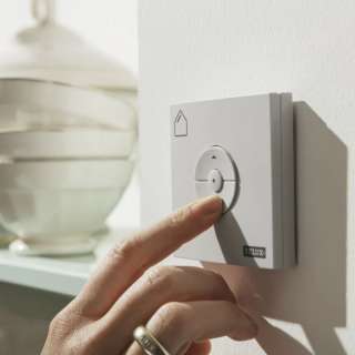 KROVNI PROZOR VELUX BIJELA BOJA STAKLO 68 EL. NAPAJANJE 