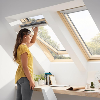 KROVNI PROZOR VELUX BEZBOJNI LAK SA SIGURNOSNIM STAKLOM 70 GORNJA RUČKA 