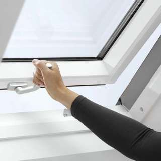 VELUX STANDARD PLUS KROVNI PROZOR, BIJELI POLIURETAN, DONJA RUČKA, STAKLO 51 