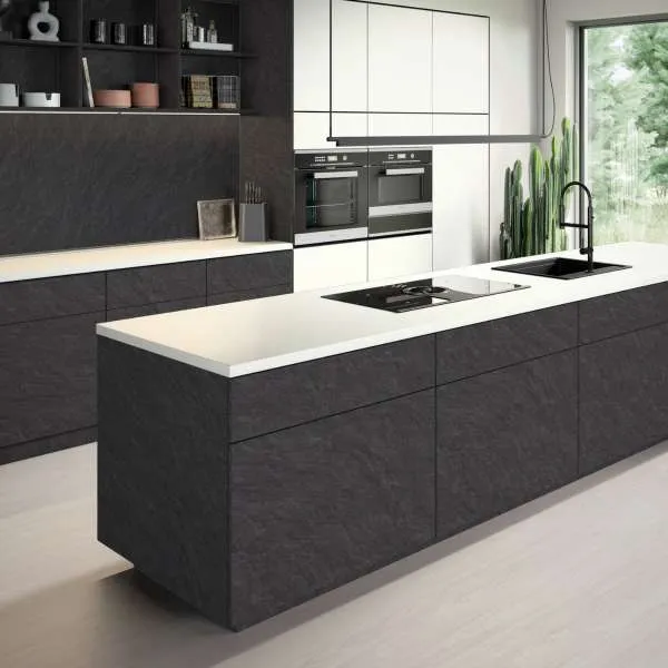 IVERICA OPLEMENJENA F235 ST76 18/2800/2070mm EGGER 