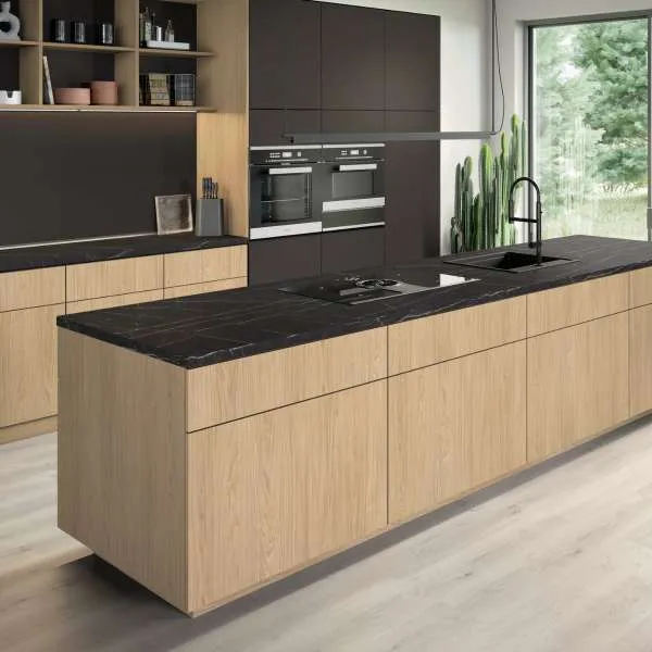 IVERICA OPLEMENJENA U961 ST7 18/2800/2070mm EGGER 