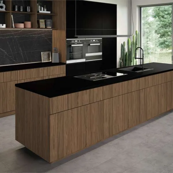 IVERICA OPLEMENJENA H3710 ST12 18/2800/2070mm EGGER 