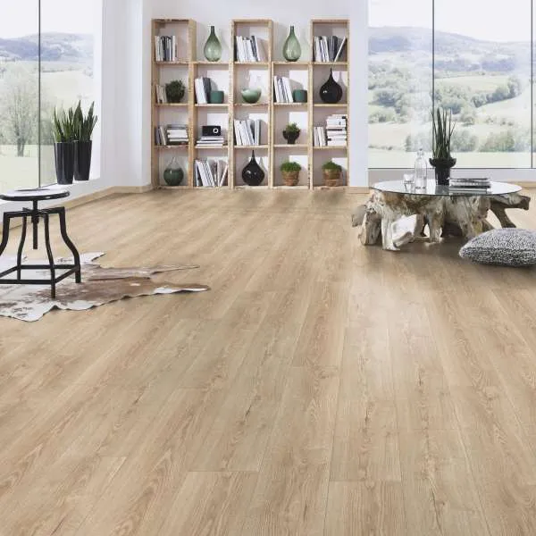 LAMINAT  8mm/Kl.32 VARIOSTEP CLASSIC V FUGA K485x HRAST STERLING, RASPOLOŽIVO 19,894m2 