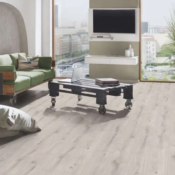 LAMINAT  8mm/Kl.33 ORGANIC Orca PURE + K231 HRAST MISTY p=2,26 m2 