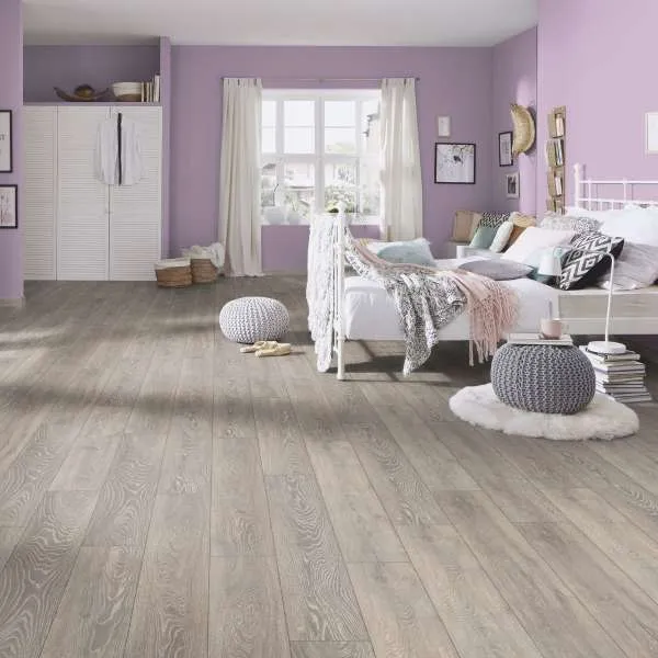 LAMINAT  8mm/Kl.32 SUPER NATURAL CLASSIC PURE+ 5542 HRAST SIVI p=2,260 m2 