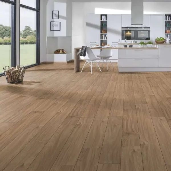 LAMINAT  8mm/Kl.32 SUPER NATURAL CLASSIC PURE+ K338 HRAST CREDENZA p=2,260 m2 