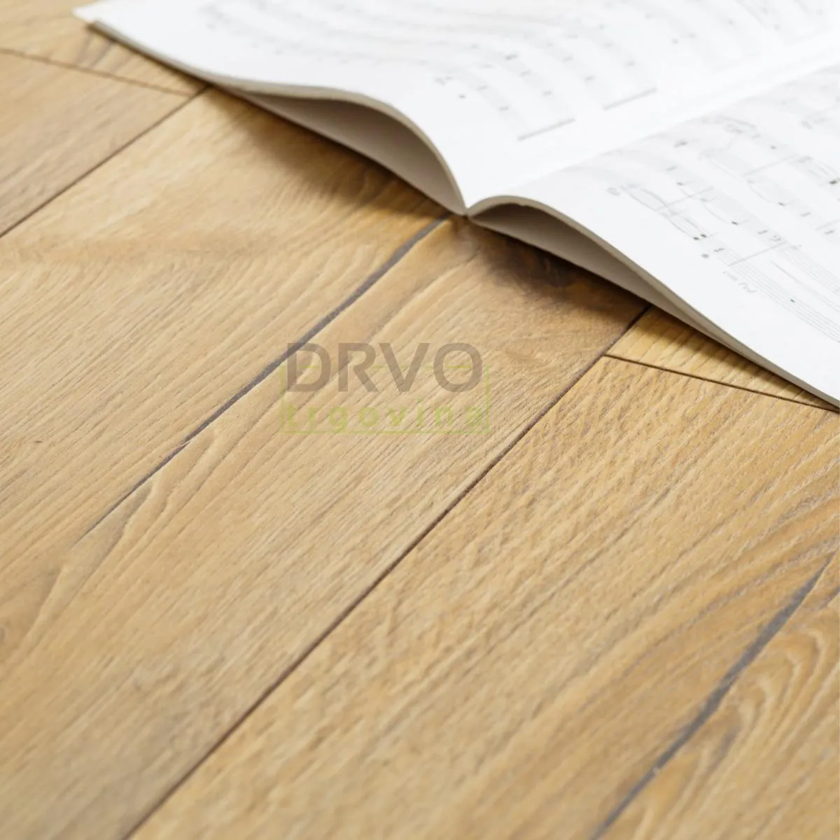 LAMINAT 12mm/Kl.33 SOUND V FUGA 3884x HRAST OPERA p=1,293 m2 