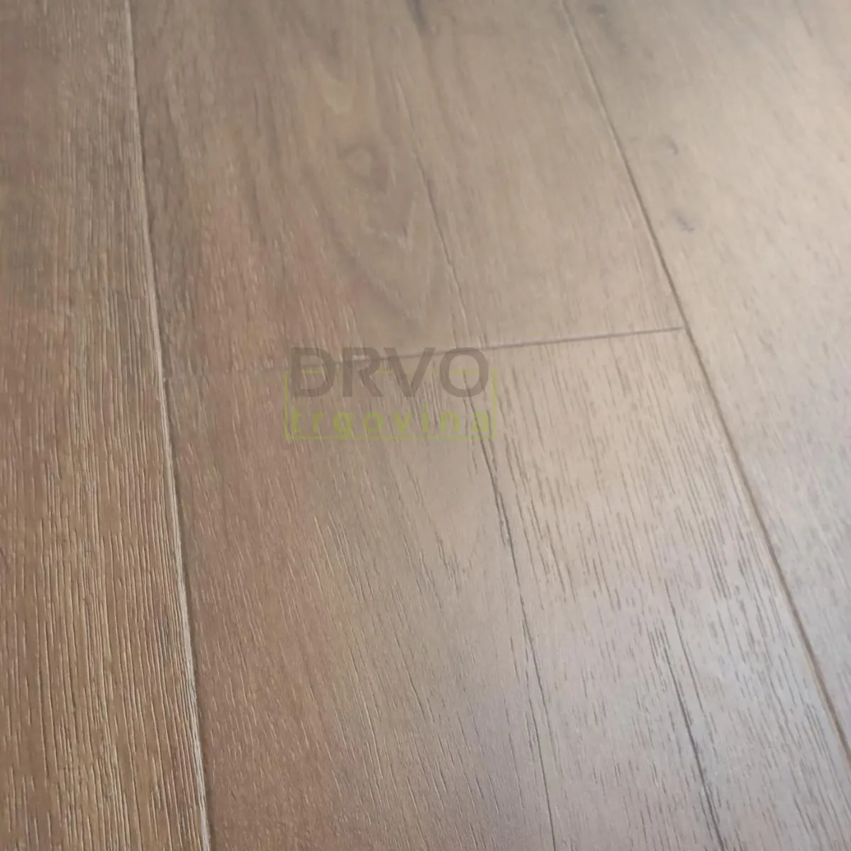 LAMINAT  8mm/Kl.32 CAVALIER 737x RUSTIK HRAST p=2,179 m2 