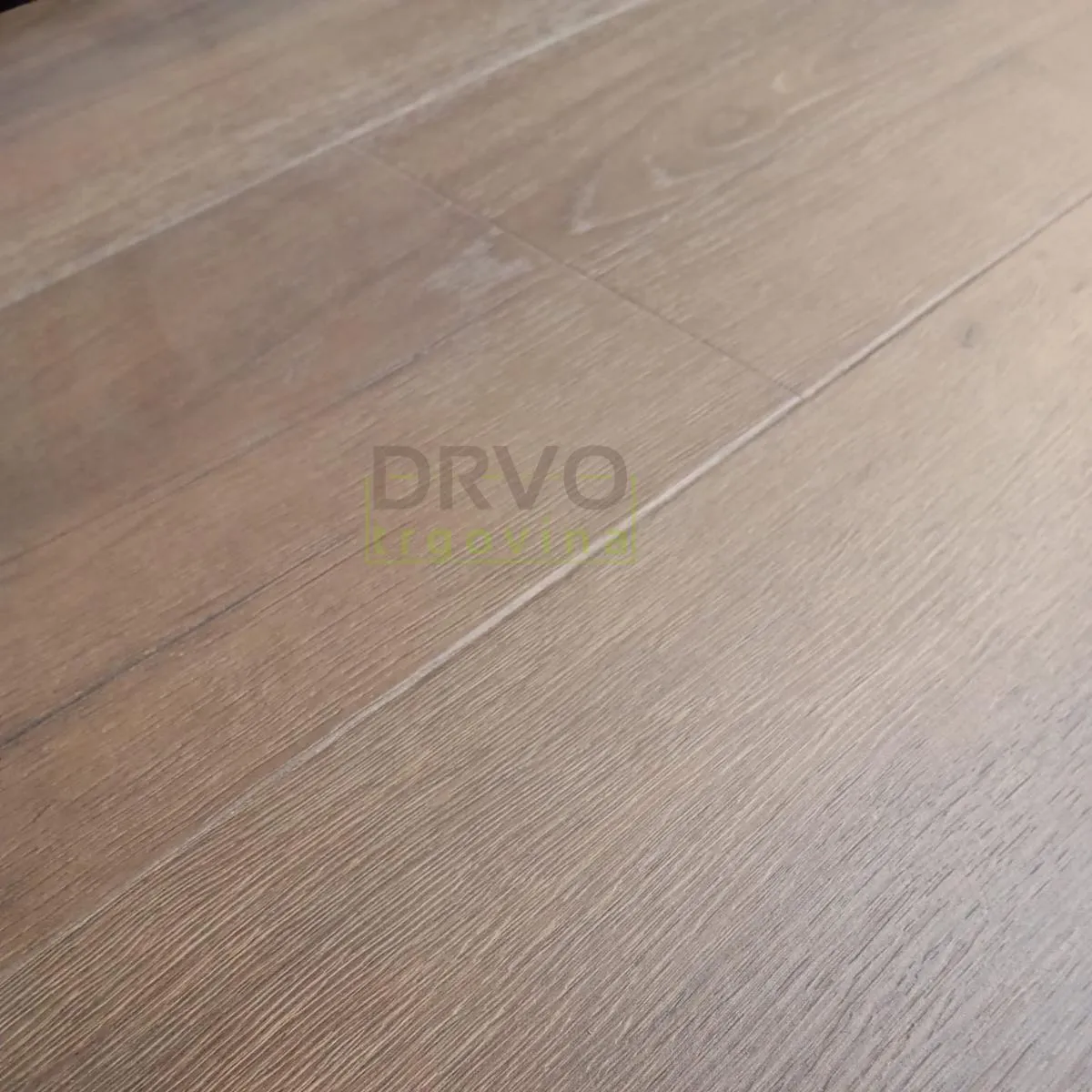 LAMINAT  8mm/Kl.32 CAVALIER 737x RUSTIK HRAST p=2,179 m2 