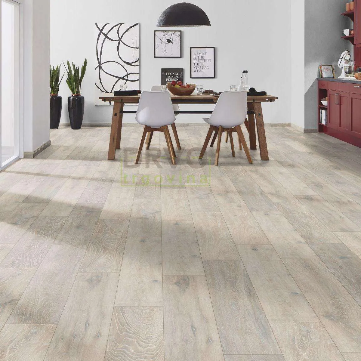LAMINAT  8mm/Kl.32 SUPER NATURAL CLASSIC V FUGA 5543x HRAST COLORADO p=2,2204 m2 