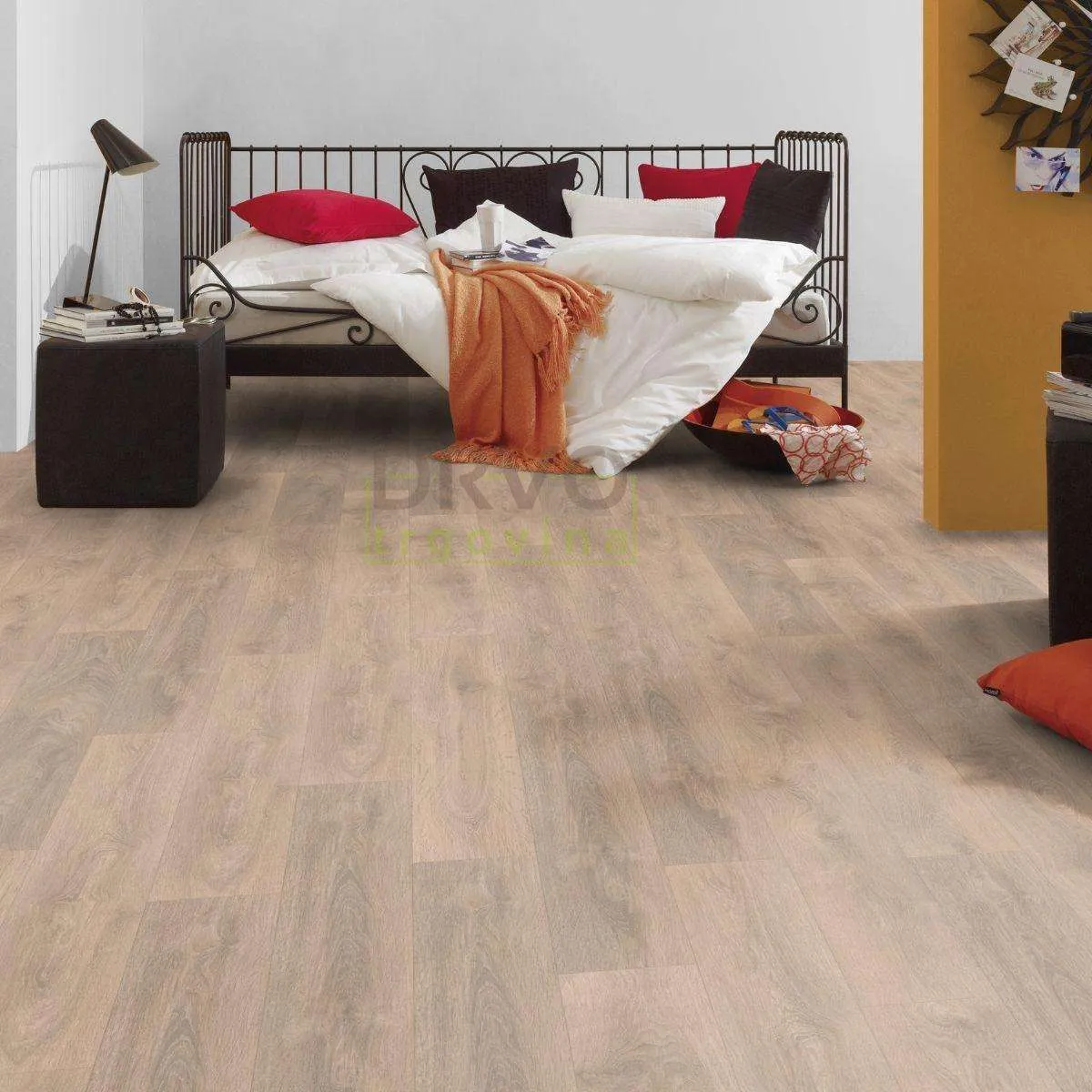 LAMINAT  8mm/Kl.32 SUPER NATURAL CLASSIC PURE+ 8575x HRAST BLONDE p=2,260 m2 