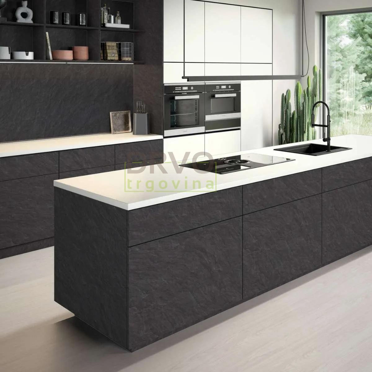 IVERICA OPLEMENJENA F235 ST76 18/2800/2070mm EGGER 