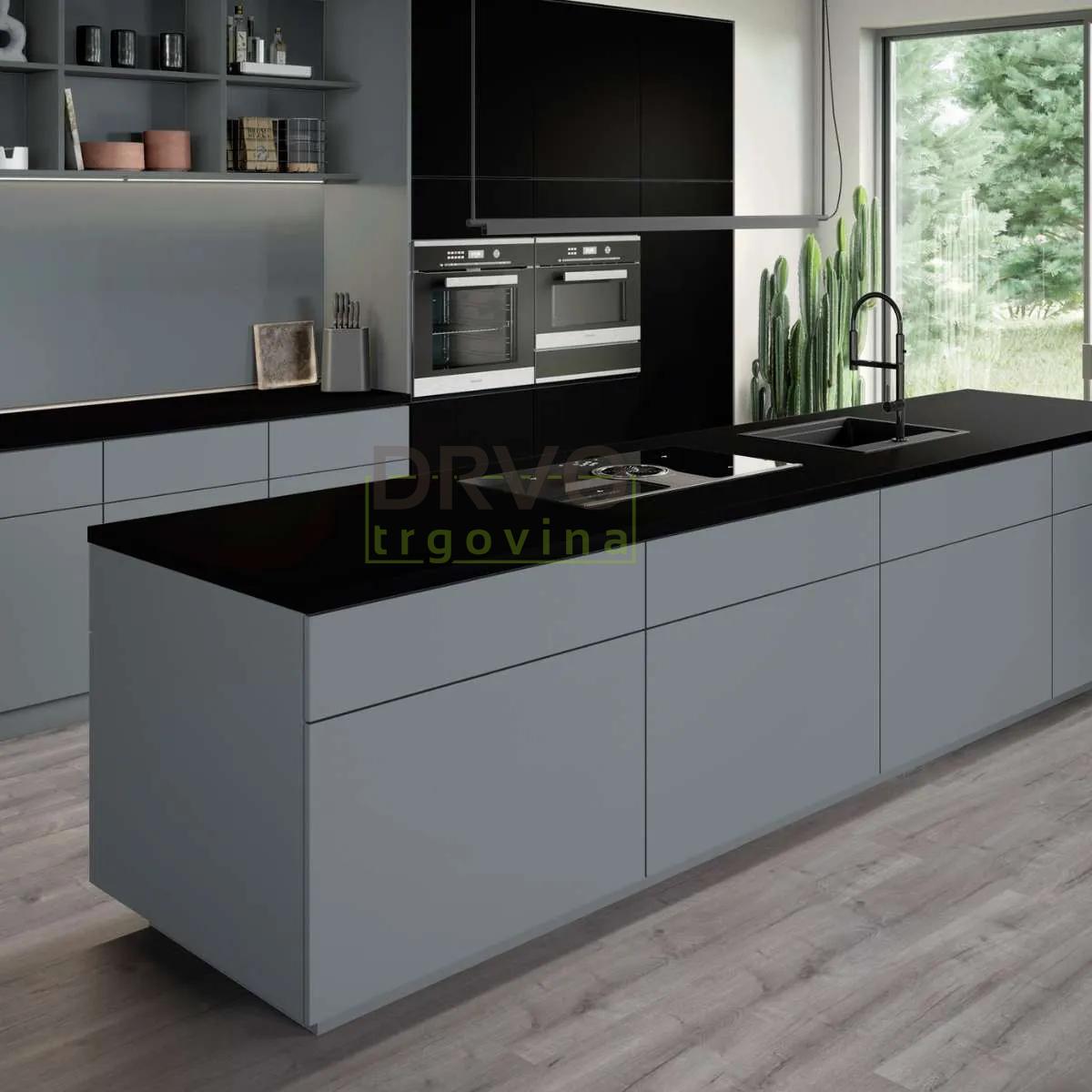 IVERICA OPLEMENJENA U780 ST9 18/2800/2070mm EGGER 