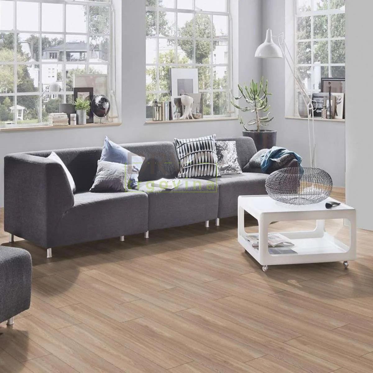 LAMINAT  8mm/Kl.32 SUPER NATURAL CLASSIC V FUGA 8199x HRAST ALPSKI p=2,2204 m2 