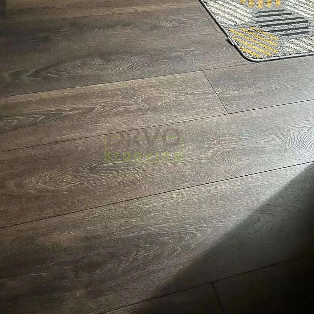 LAMINAT  8mm/Kl.32 MY STEP 450x HRAST WINCHERSTE p=2,179 m2 