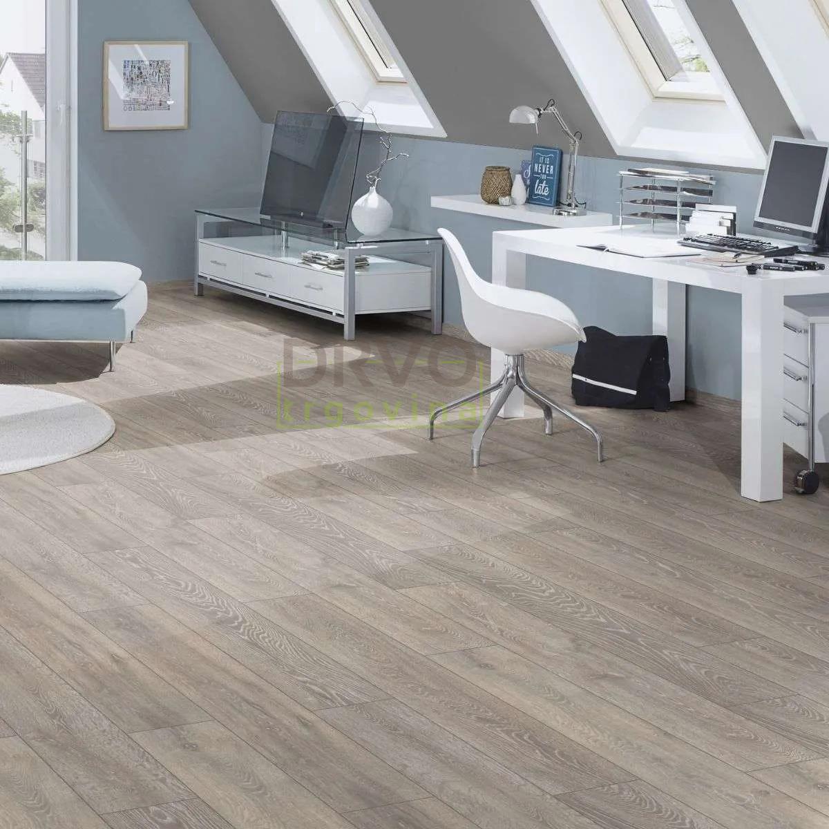 LAMINAT  8mm/Kl.32 SUPER NATURAL CLASSIC PURE+ 5542 HRAST SIVI p=2,260 m2 
