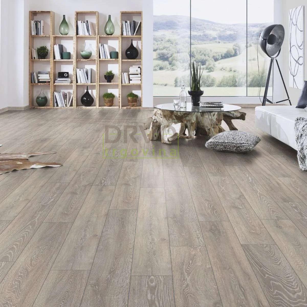 LAMINAT  8mm/Kl.32 SUPER NATURAL CLASSIC PURE+ 5542 HRAST SIVI p=2,260 m2 