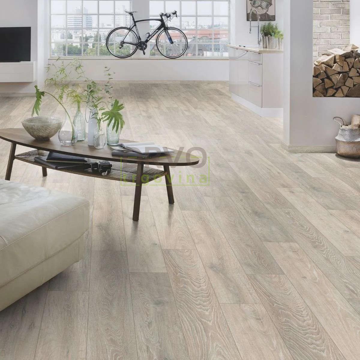 LAMINAT  8mm/Kl.32 SUPER NATURAL CLASSIC PURE+ 5543x HRAST COLORADO p=2,260 m2 