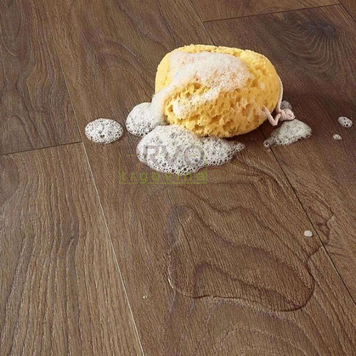 LAMINAT  8mm/Kl.33 JOKA 6589x HRAST ZURI, RASPOLOŽIVO 4,52m2 