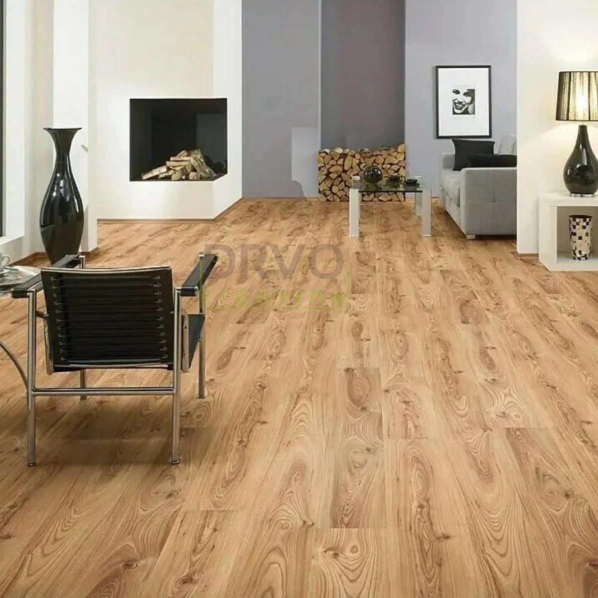 LAMINAT  7+1mm/Kl.31 PROMO 30308862x HRAST p=2,22m2 s podlogom, RASPOLOŽIVO 26,8m2 