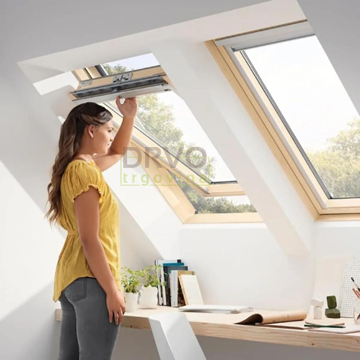 KROVNI PROZOR VELUX BEZBOJNI LAK SA SIGURNOSNIM STAKLOM 70 GORNJA RUČKA 